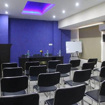 Sm Regency Kochi Buitenkant foto