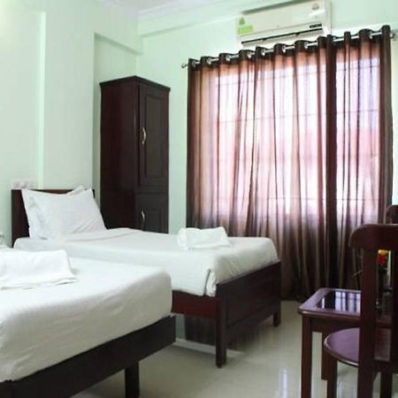Sm Regency Kochi Buitenkant foto